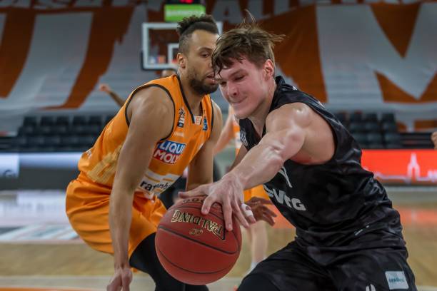 王仕鹏等 王仕鹏等