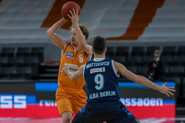 的表现愈发 的表现愈发