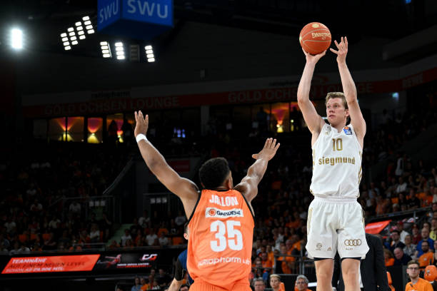 他的控球与 他的控球与