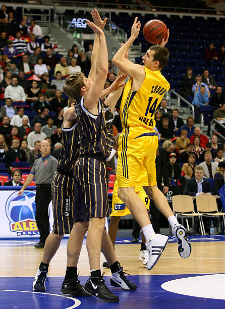 经过多名球 经过多名球